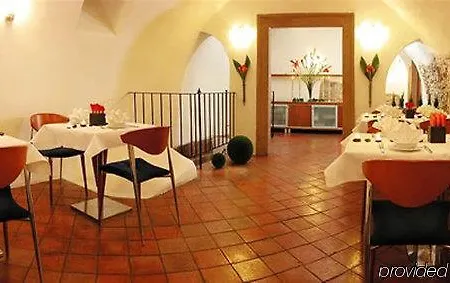 Rezidence Lundborg 4* براغ