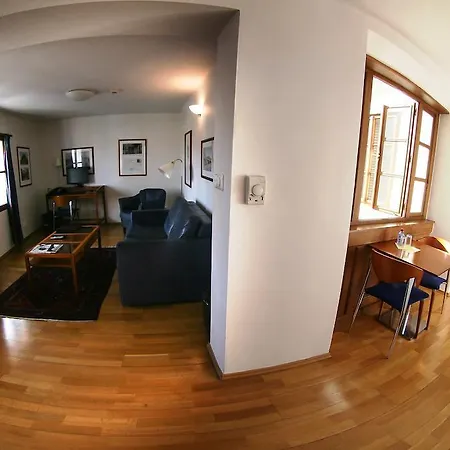 فندق Rezidence Lundborg 4*