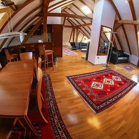 فندق Rezidence Lundborg 4*