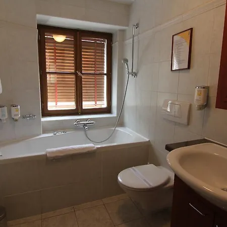 Rezidence Lundborg 4* براغ