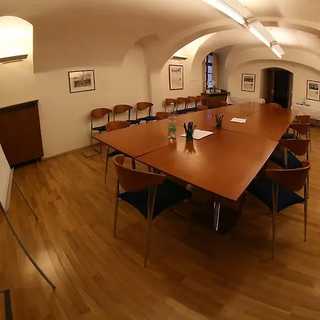فندق Rezidence Lundborg 4*