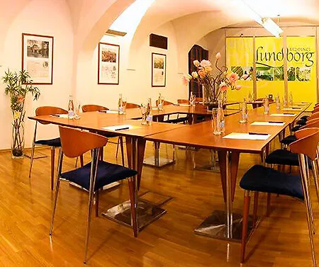 فندق Rezidence Lundborg 4*